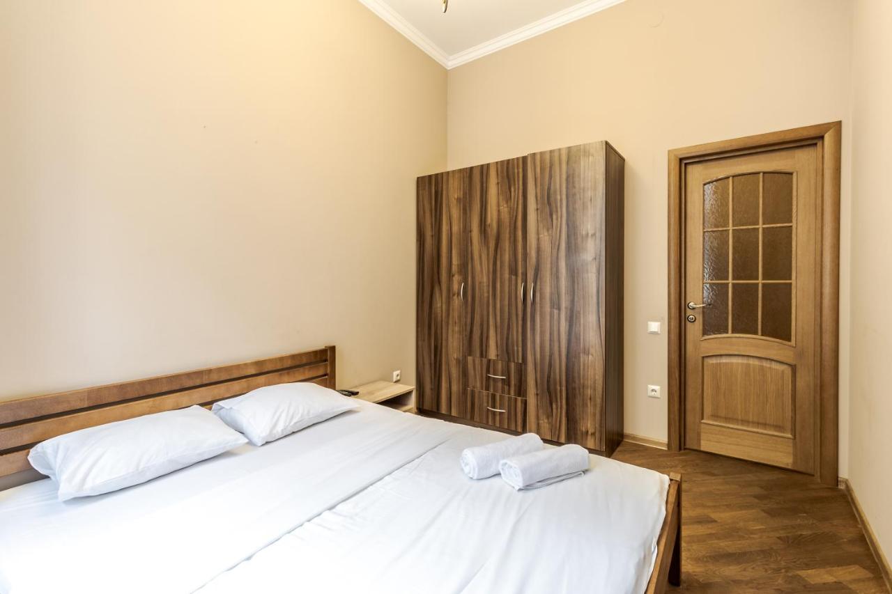 Apartment On Stavropihiiska Street 3 Lviv Kültér fotó